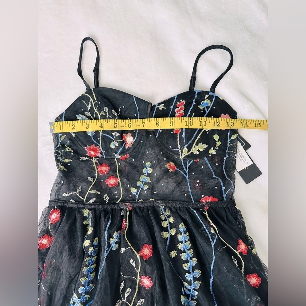 City Studios Juniors Floral-Embroidered Tulle Gown Size 3 - Picture 9 of 16